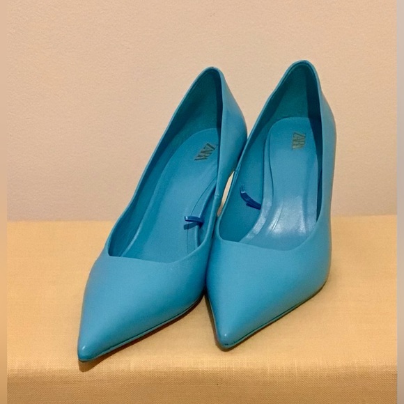 * SALE * Soft Leather vibrant sky blue ZARA Shoes - Picture 2 of 5